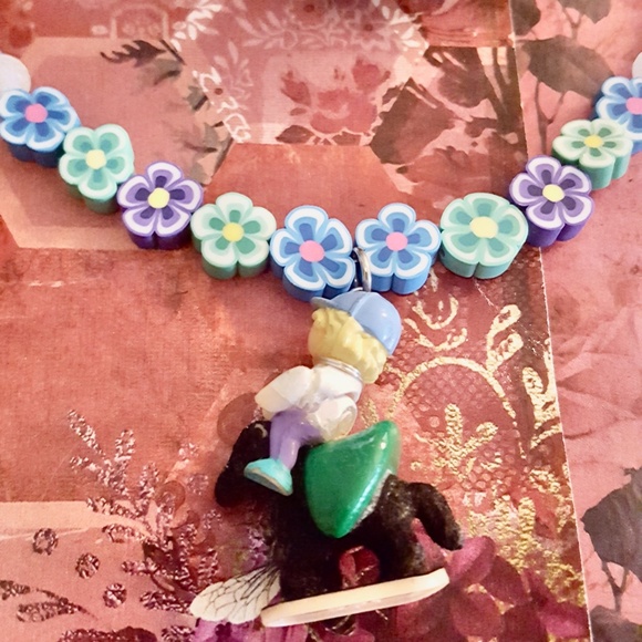 1994 Polly Pocket Pony Ridin' Play-Set and Doll Horseback Riding Necklace - Picture 2 of 9